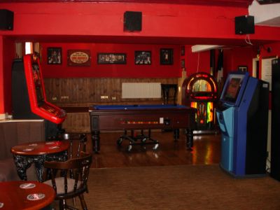 Prince of Wales - Main bar